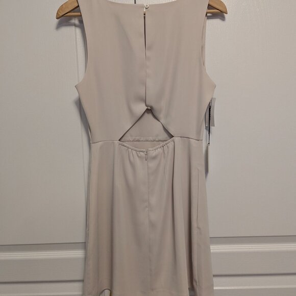Aritzia Babaton Bond Dress - BNWT - Picture 4 of 4